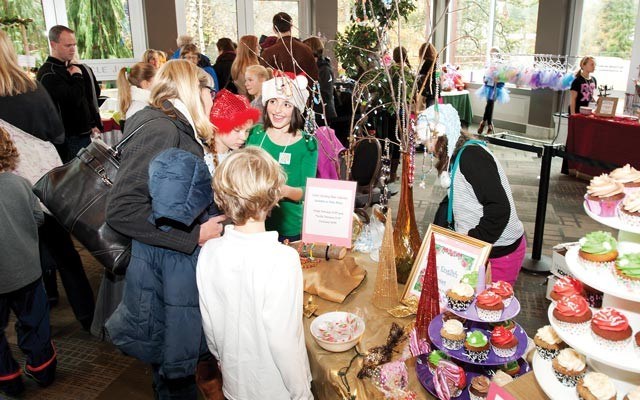 Bizarre Bazaar and Bratz Biz: Christmas shopping fun